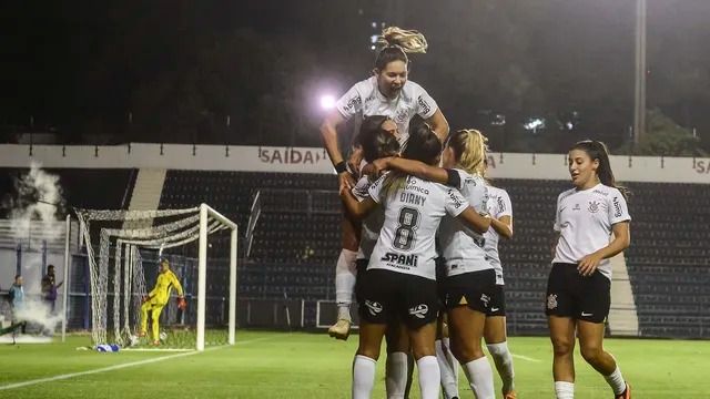 Diany (#8 Corinthians) during the Campeonato Paulista Feminino football  match between Sao Jose EC and