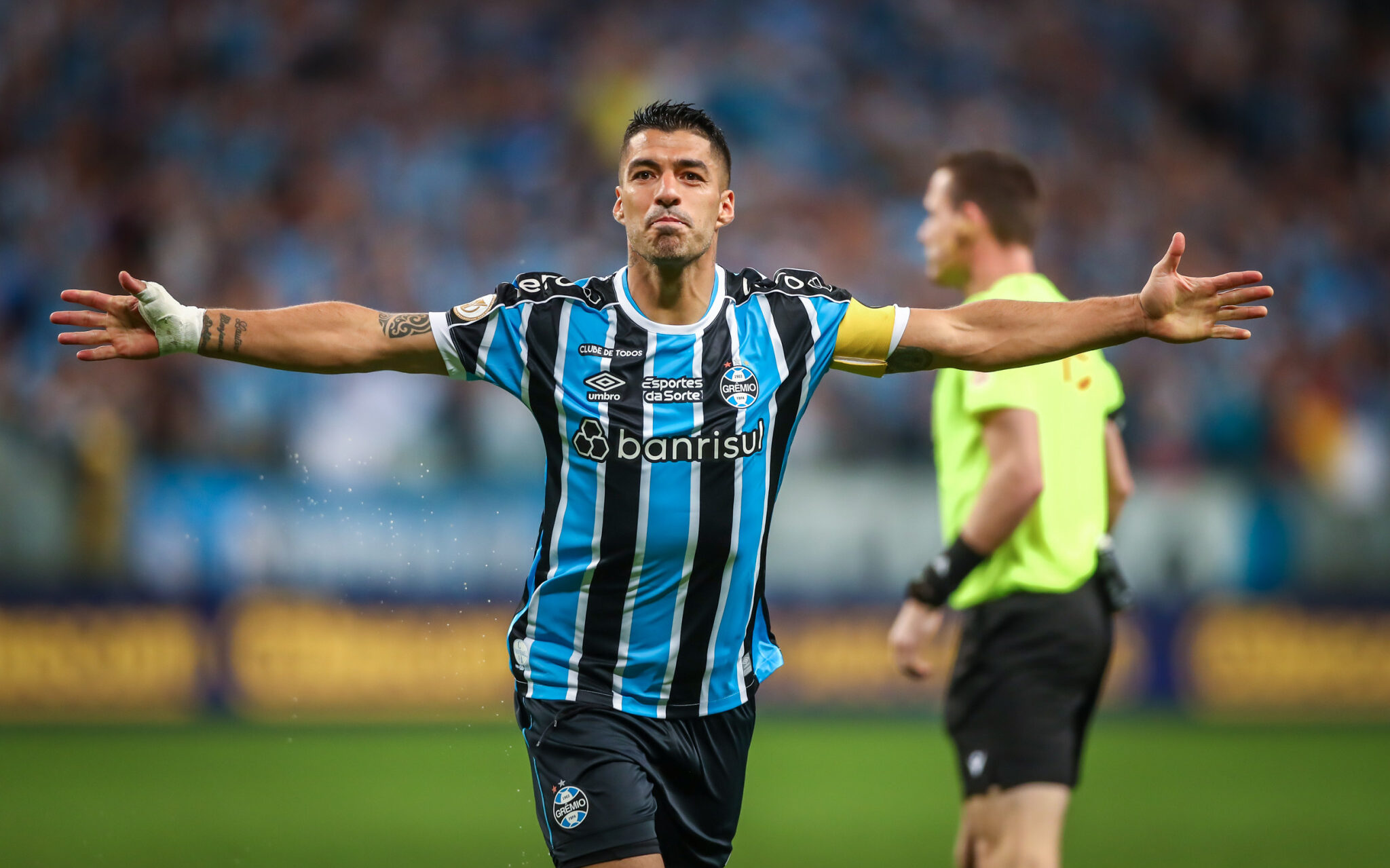 Suárez marca 1º gol no Brasileirão, mas Grêmio deixa Red Bull Bragantino  empatar no fim 