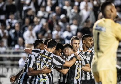 SANTOS VENCE A PONTE PRETA E VOLTA PARA A LIDERANÇA 