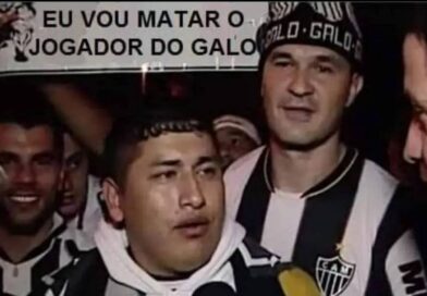 O MAIOR INIMIGO DO GALO É ELE MESMO